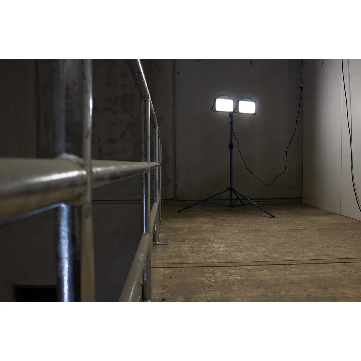 as-schwabe-illumi-optiline-led-strahler-stativ-2x30w image 5