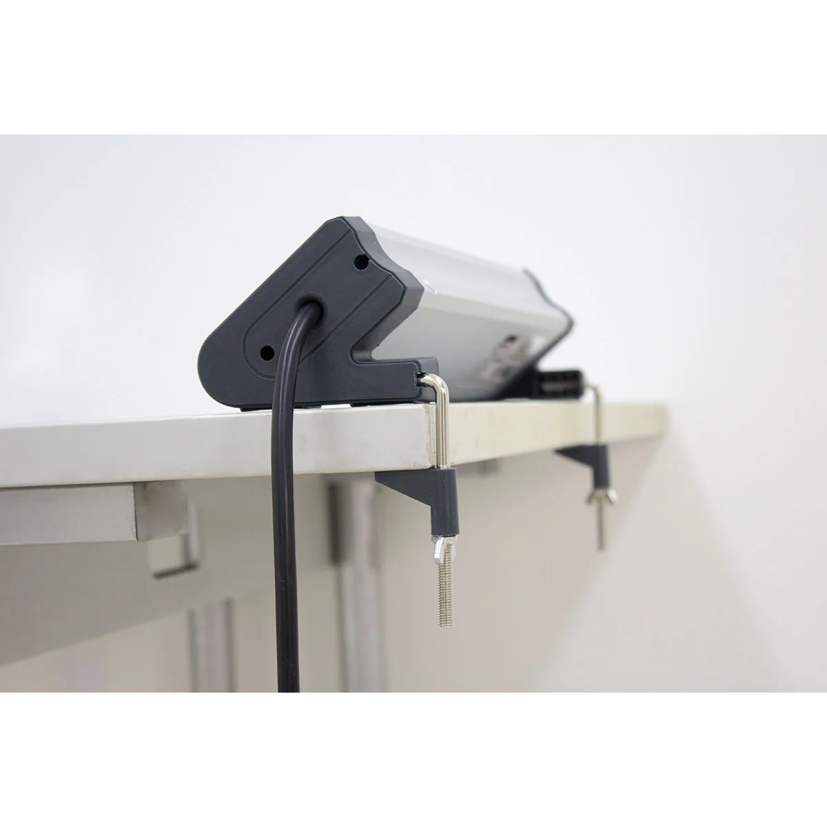 as-schwabe-alux-tisch-steckdosenleiste-4-fach-usb-schwarz image 2